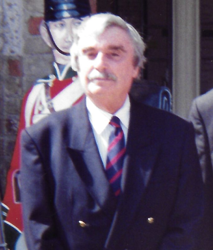 Leslie Thomas